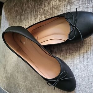 Journee - Elegant Black Women's Ballet Flats